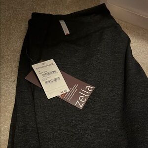 Zella dark grey Leggings Live in slim fit Capri 1x